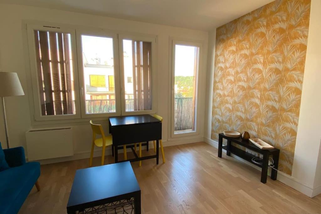 Beau Studio Cosy Et Calme - Face A La Gare De Rosny-Sous-Bois - 20Mn De Paris Et Disneyland Exteriör bild